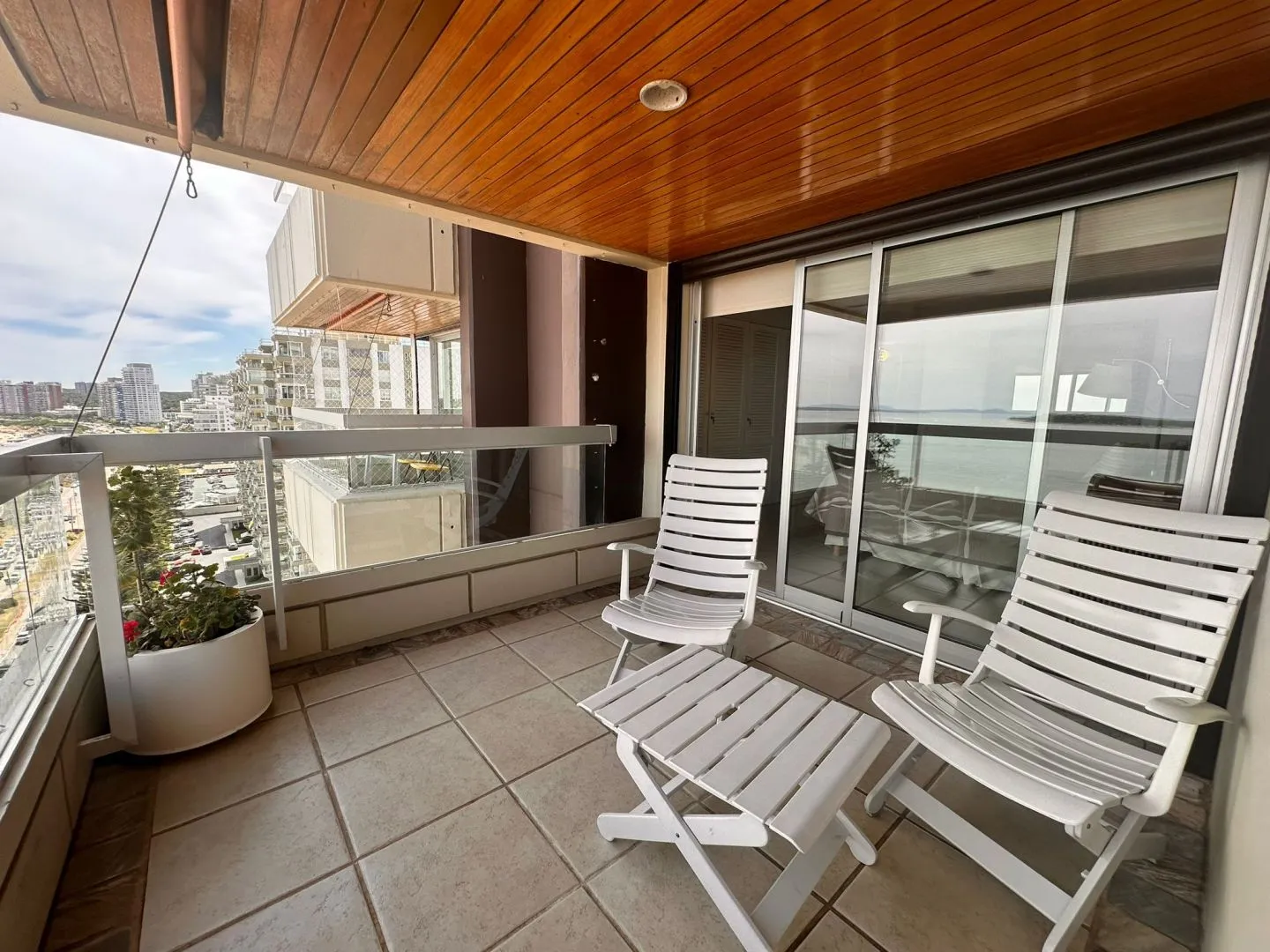 Apartamento 3 dormitorios vista al mar- Playa Mansa — foto 15