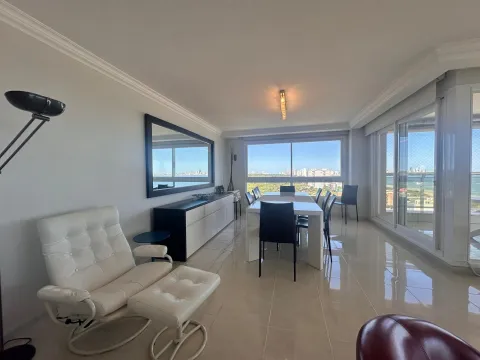 Venta apartamento 3 dormitorios - Playa Mansa — foto 3