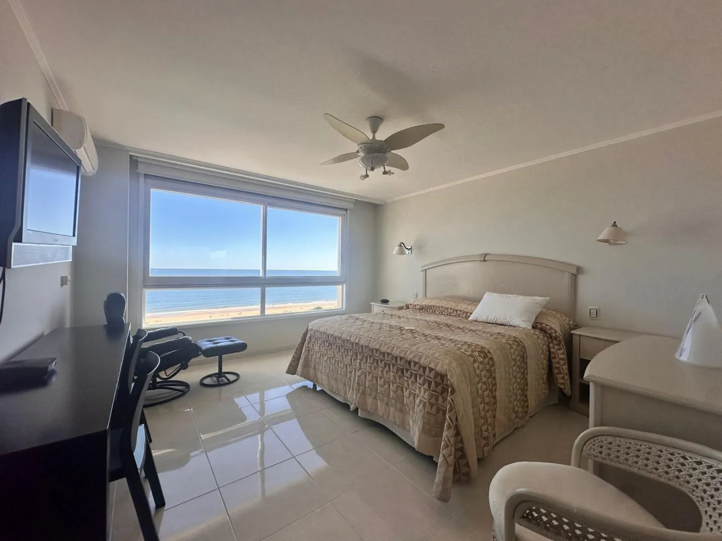 Venta apartamento 3 dormitorios - Playa Mansa — foto 6