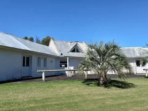 VENTA CASA EL TESORO 421 M2 C/5 DORM, 4500 M2 DE TERRENO — foto 2
