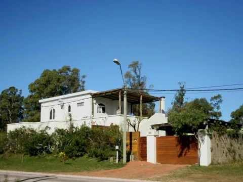 ALQ TEMPRARIO CASA EL TESORO 2 DORMITORIOS MB UBICACION