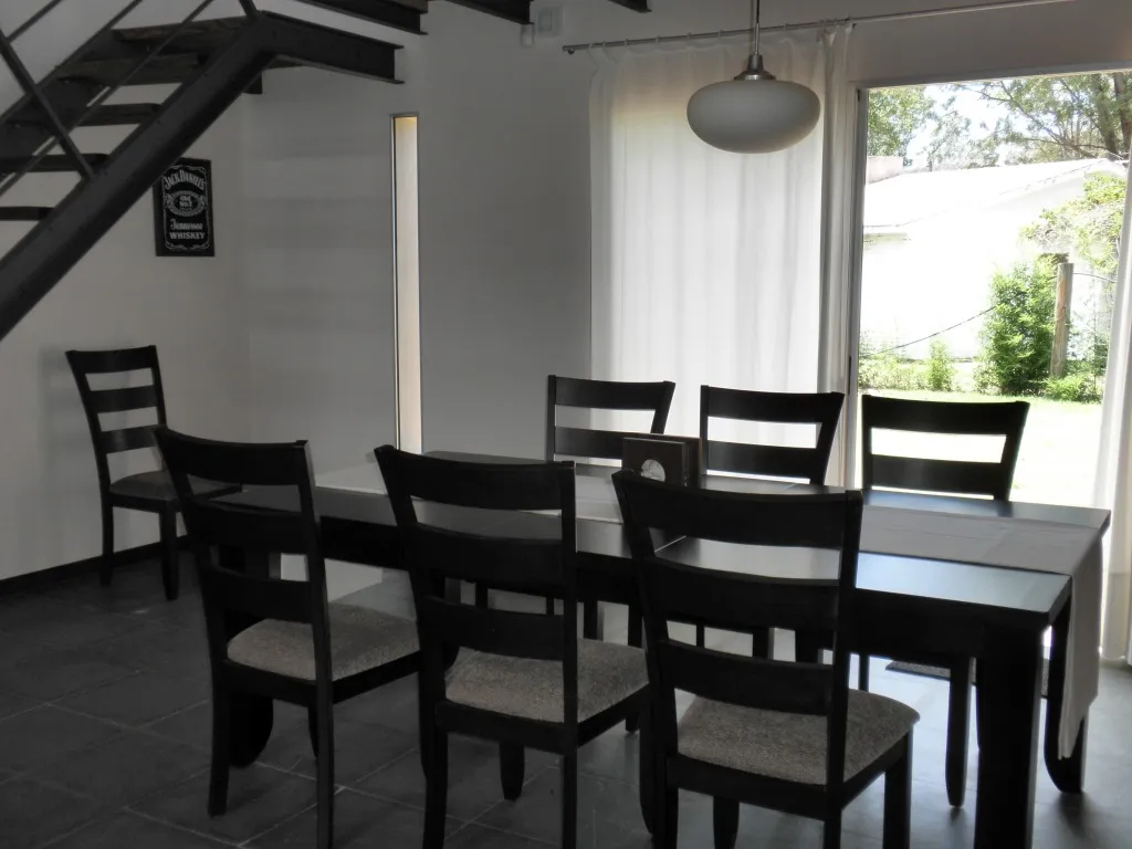 ALQUILER CASA DE 2 DORMITORIOS EN EL TESORO — foto 3