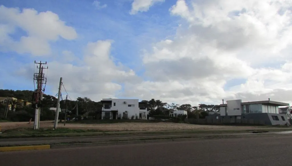 VENTA TERRENO 1084 M2 ESQUINA SOBRE RUTA 10 EN MONTOYA — foto 4
