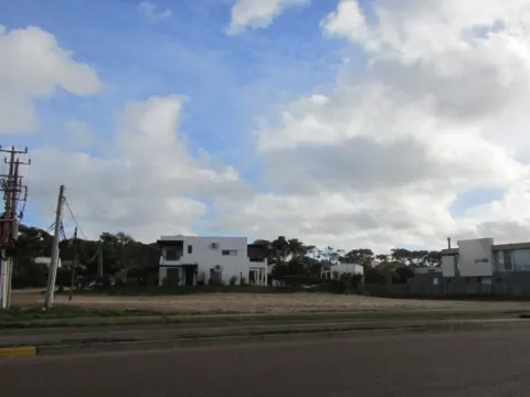 VENTA TERRENO 1084 M2 ESQUINA SOBRE RUTA 10 EN MONTOYA — foto 4