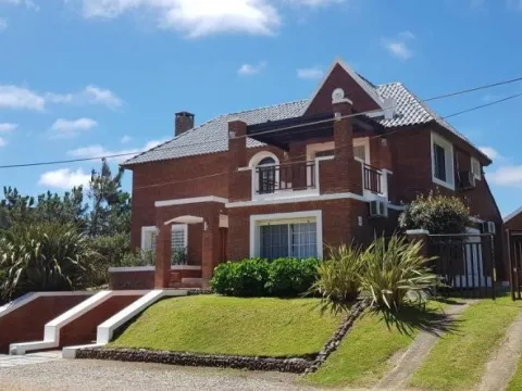 Venta casa 3 dormitorios Tío Tom- Punta Ballena
