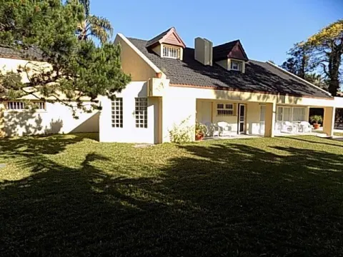 Venta casa 6 dormitorios - Playa Mansa
