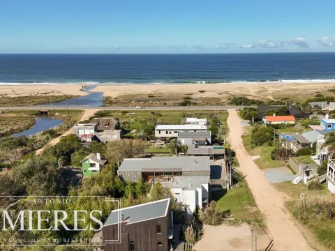 CASA EN VENTA 3 DORMITORIOS CALLE 11 BALNEARIO BS AS