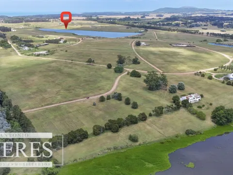 Venta lote en barrio Laguna de los Cisnes