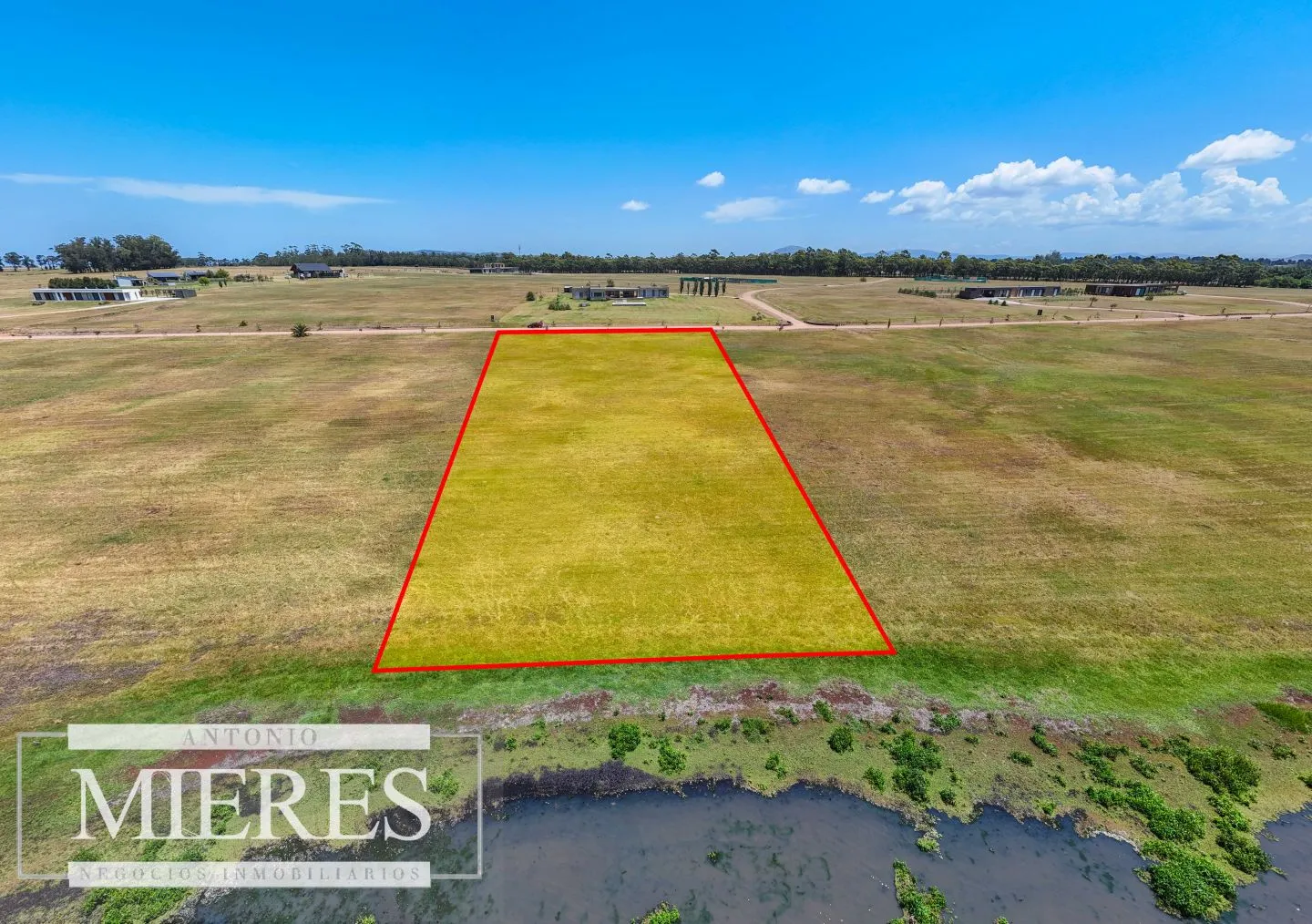 Venta lote en barrio Laguna de los Cisnes — foto 2