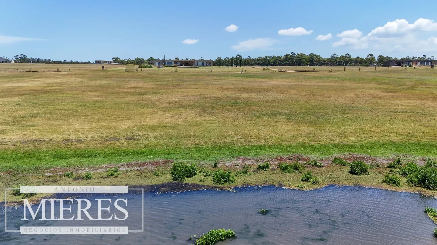 Venta lote en barrio Laguna de los Cisnes — foto 3