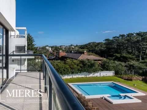 Venta apartamento 3 dormitorios - Playa Brava