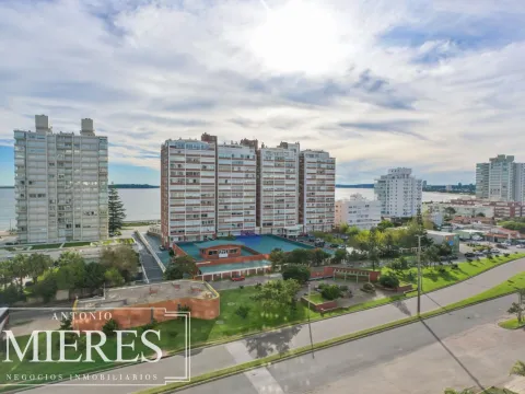 Venta apartamento 2 dormitorios - Playa Mansa — foto 3