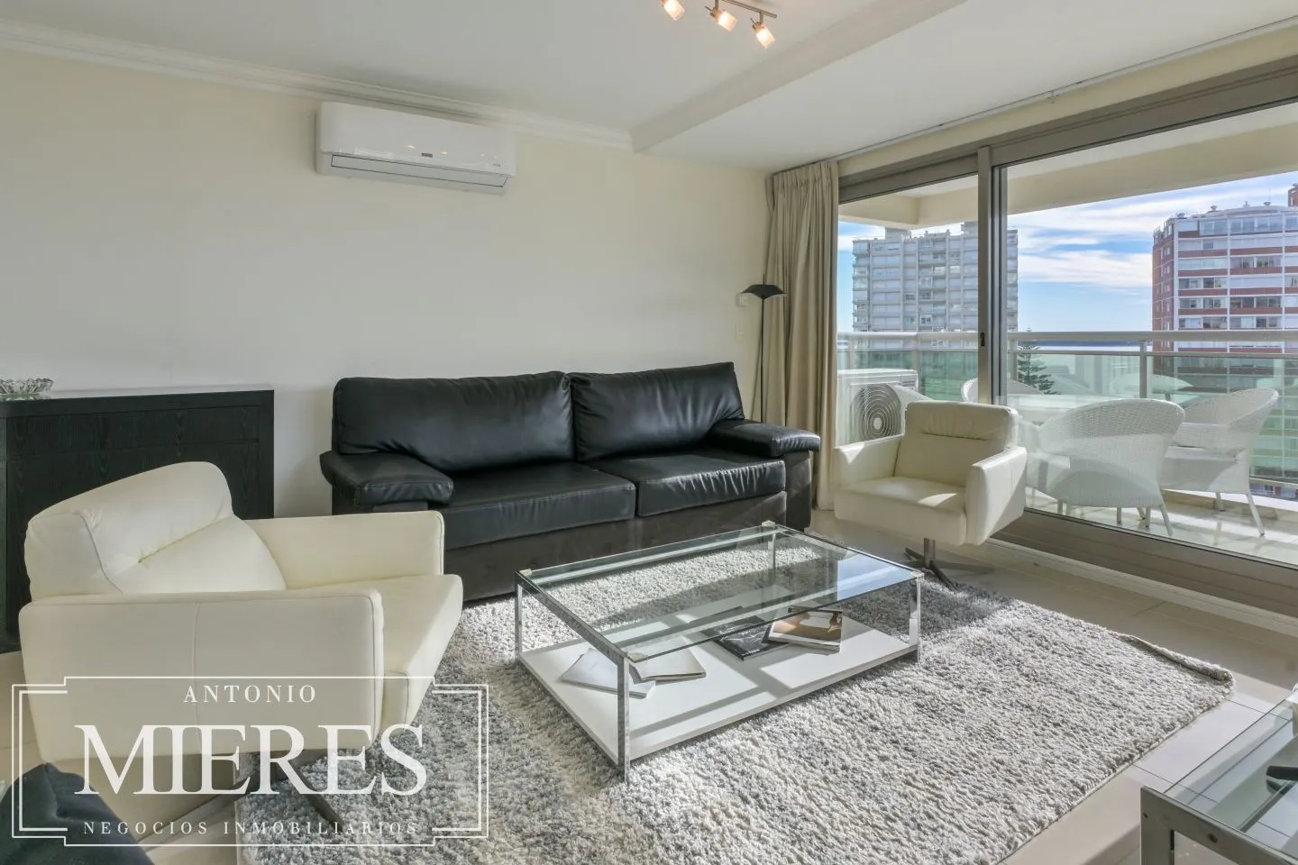 Venta apartamento 2 dormitorios - Playa Mansa — foto 4