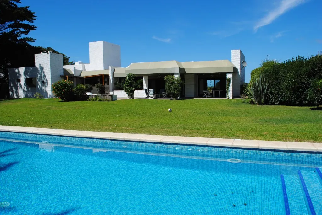 Casa de 4 dormitorios en alquiler temporada- Playa Brava — foto 1