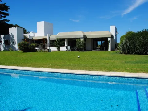 Casa de 4 dormitorios en alquiler temporada- Playa Brava