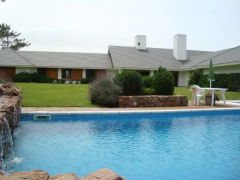 Casa en Venta seis dormitorios- Playa Brava — foto 2