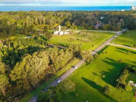 Venta Lote apto bloque bajo - Punta del Este — foto 2