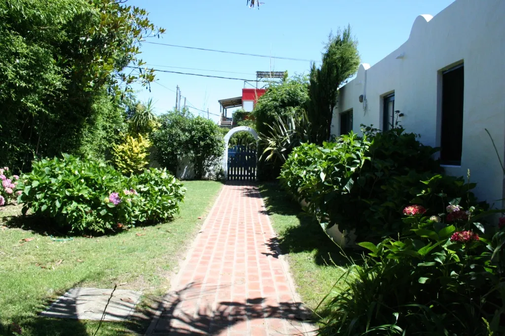 ALQ TEMP DE CASA DE 3 DORMITORIOS LA BARRA - MB UBICACIÓN — foto 3