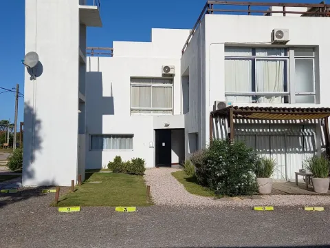 VENTA DE APARTAMENTO EN MANANTIALES 2 DORM - C/PISCINA