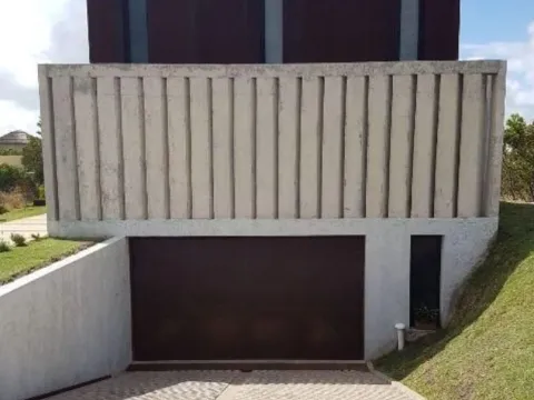 VENTA CASA PUNTA PIEDRAS 5 DORM C/PISCINA A PASOS DEL MAR — foto 3