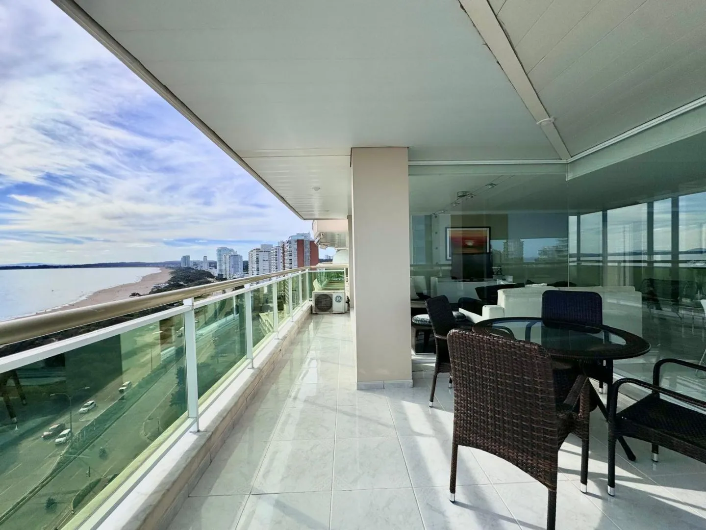 Apartamento en alquiler primera linea- Playa Mansa — foto 9