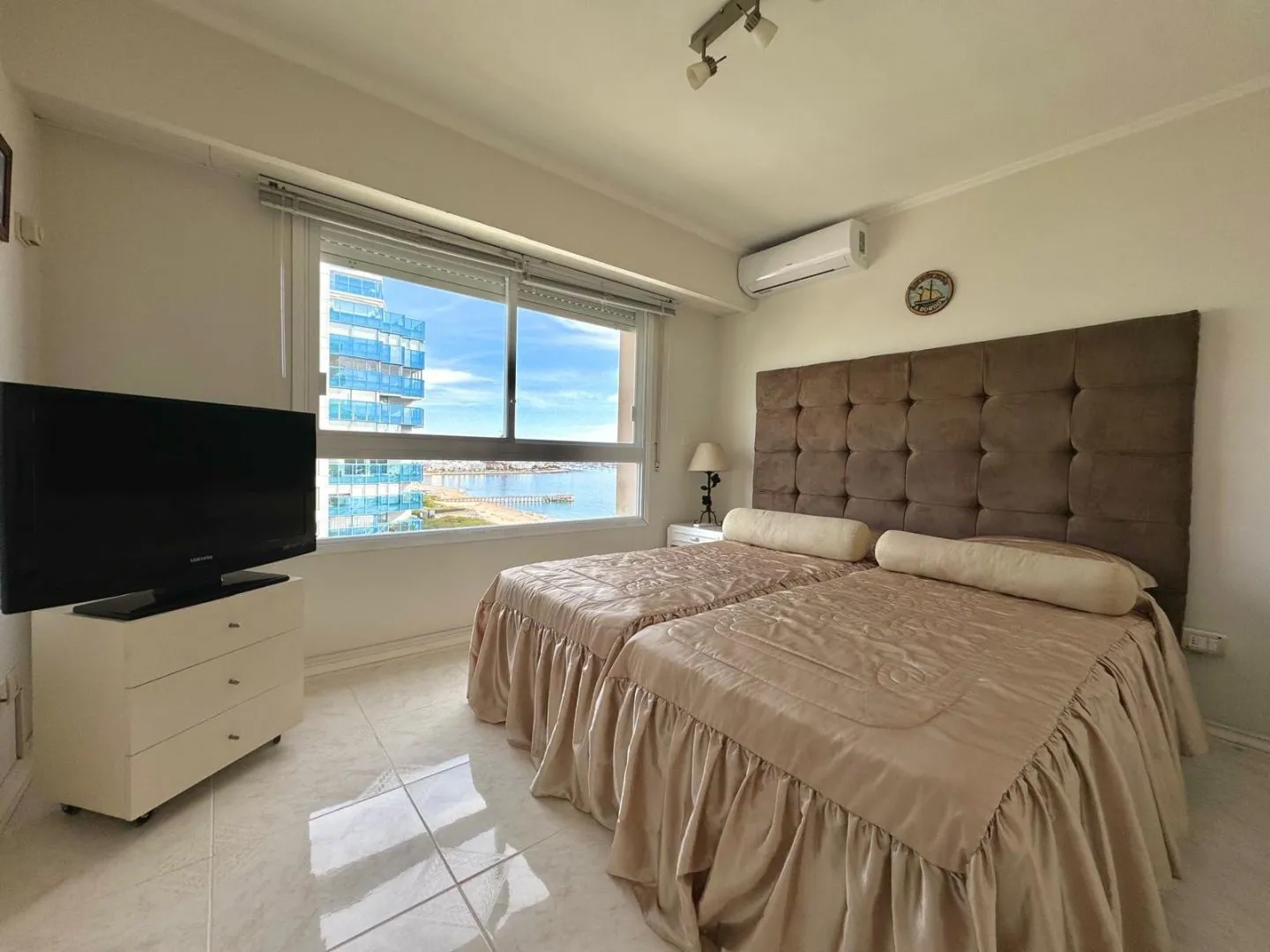 Apartamento en alquiler primera linea- Playa Mansa — foto 21