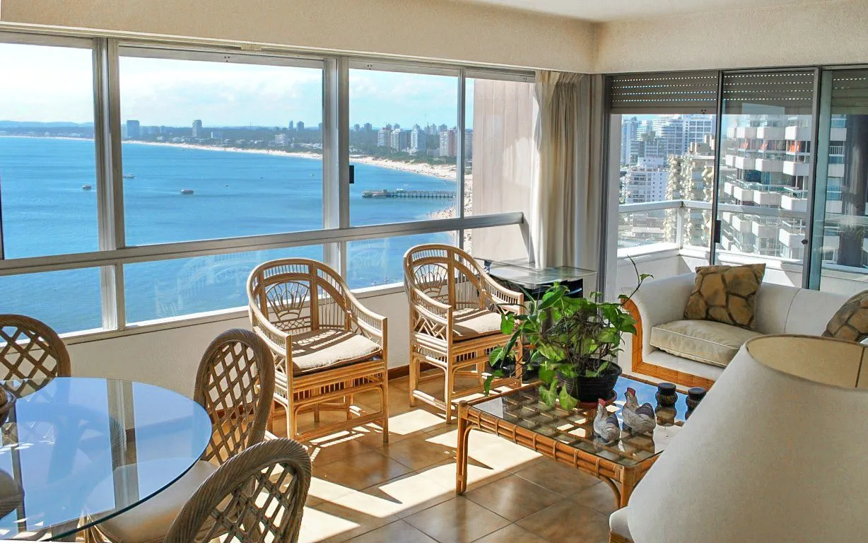 Venta Apartamento 3 dormitorios- Playa Mansa — foto 1
