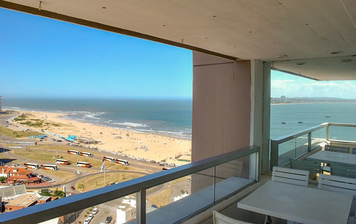 Venta Apartamento 3 dormitorios- Playa Mansa — foto 9