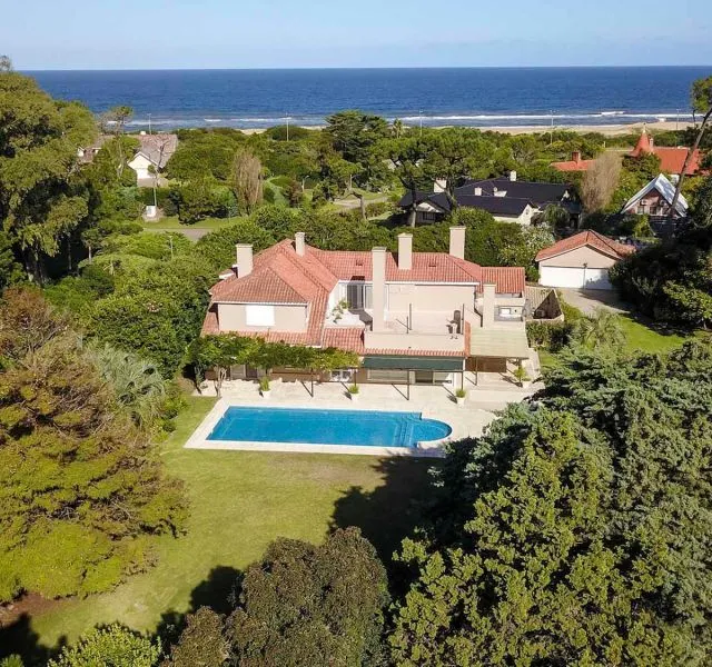 Venta casa de 7 dormitorios - Golf Punta del Este — foto 1
