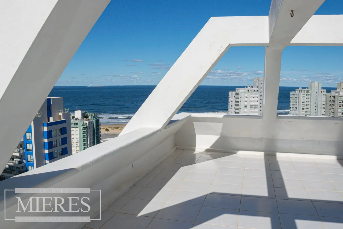 Venta de Penthouse de 4 Dormitorios - Playa Brava — foto 28