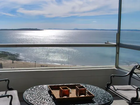 Venta apartamento 3 dormitorios- Playa Mansa