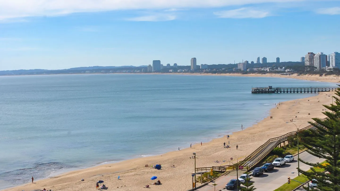 Venta apartamento 3 dormitorios- Playa Mansa — foto 3