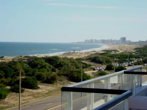 Alquiler de temporada primera linea- Playa Brava