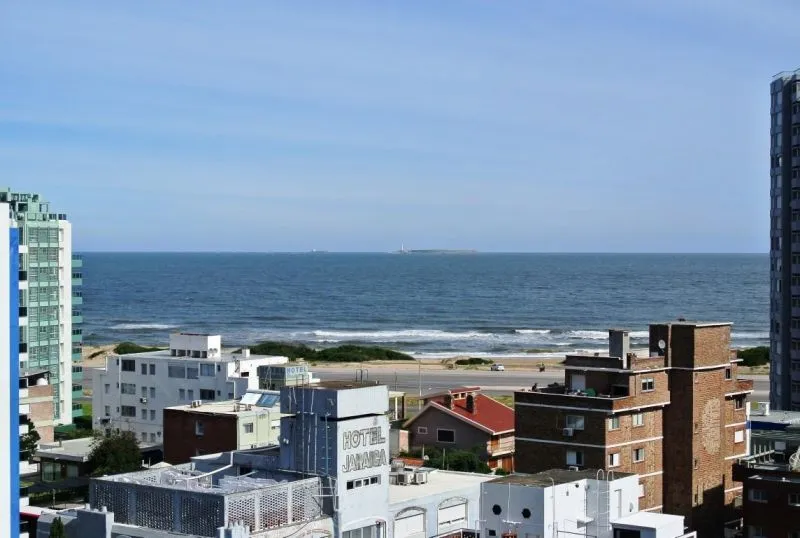 Apartamento de tres dormitorios Playa Brava — foto 3