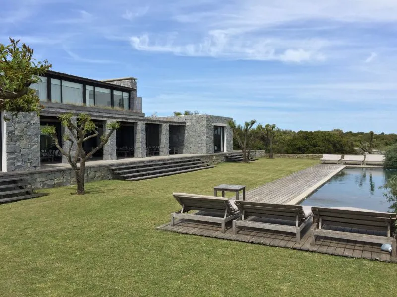 Espectacular casa en venta en barrio privado chacra de 5has — foto 2