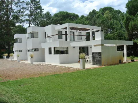 Casa en venta 3 dormitorios- Solanas Punta Ballena