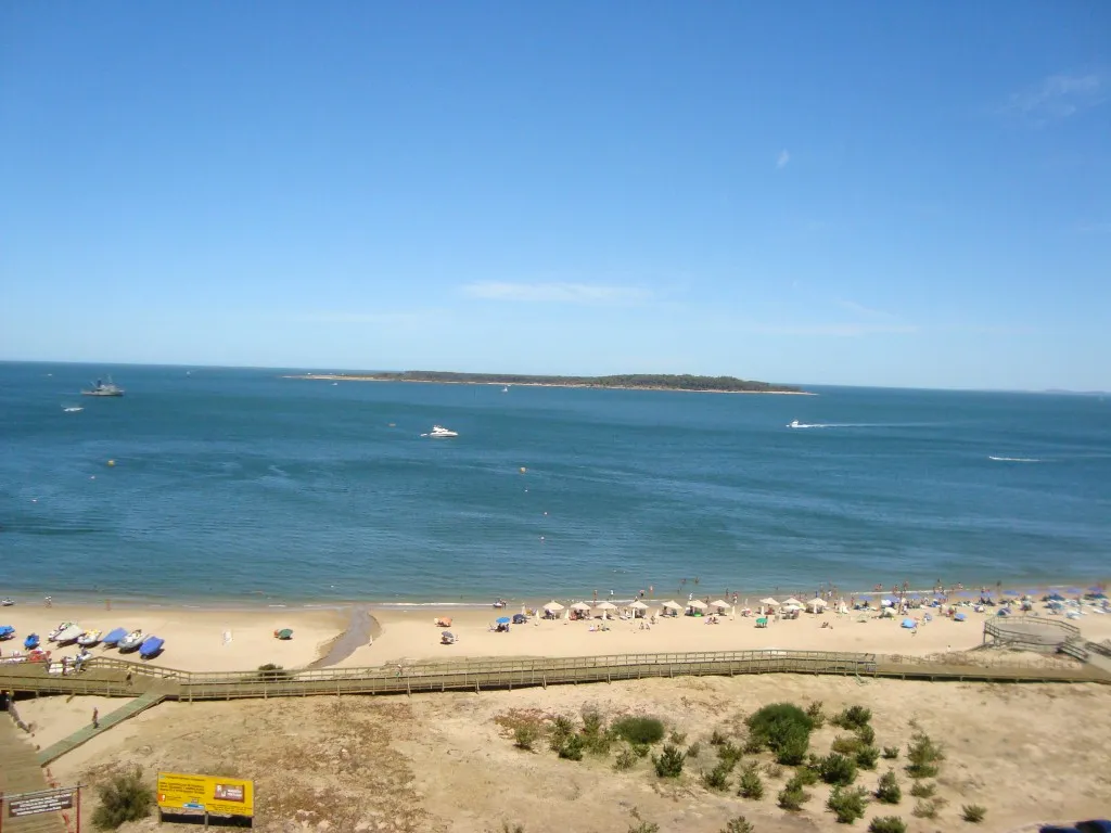 Alquiler apartamento 3 dormitorios - Playa Mansa — foto 1