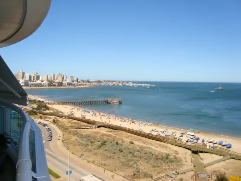 Alquiler apartamento 3 dormitorios - Playa Mansa — foto 2