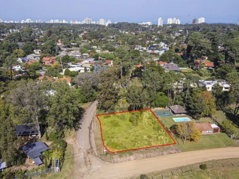 Venta de lote en Jardines De Cordoba - Punta del Este — foto 2