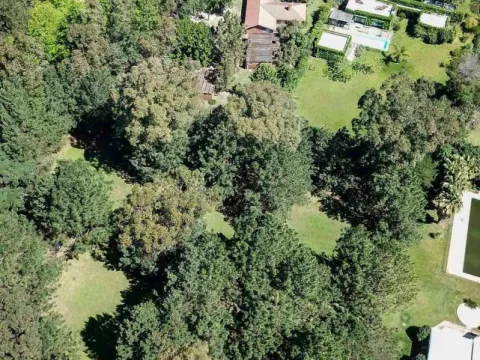 Venta lote 7000m2 frete Ruta Intelbanearía — foto 2