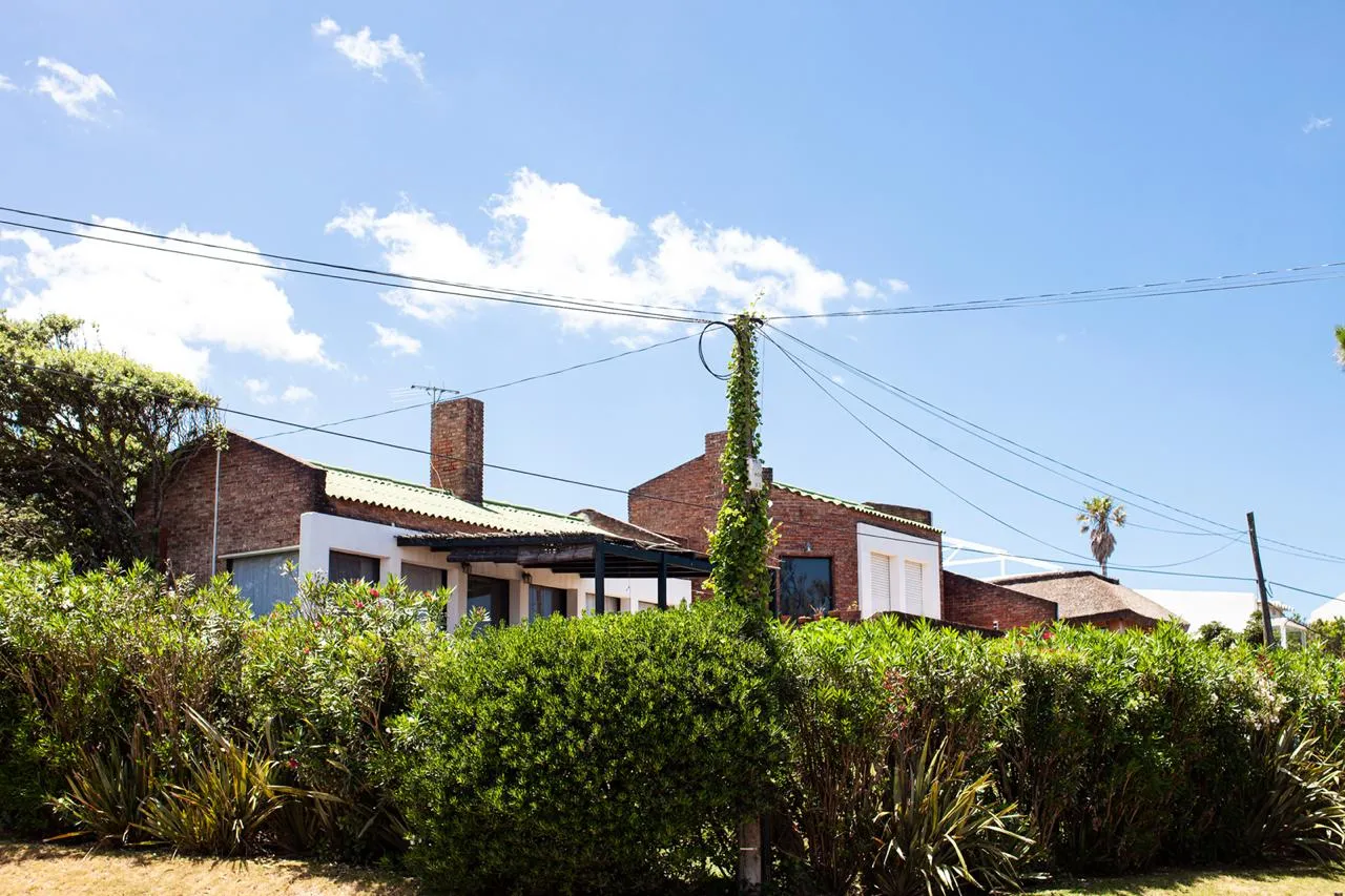 ALQ TEMP DE CASA 5 DORM EN LA BARRA A PASOS DE LA PLAYA — foto 1