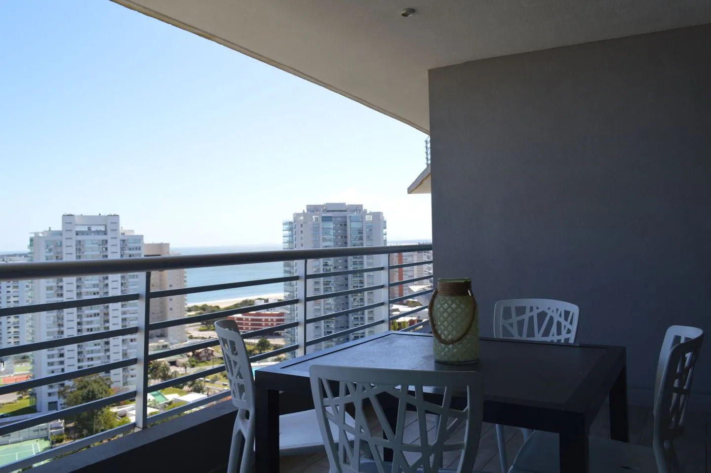 Venta apartamento 2 dormitorios- Playa Mansa — foto 2