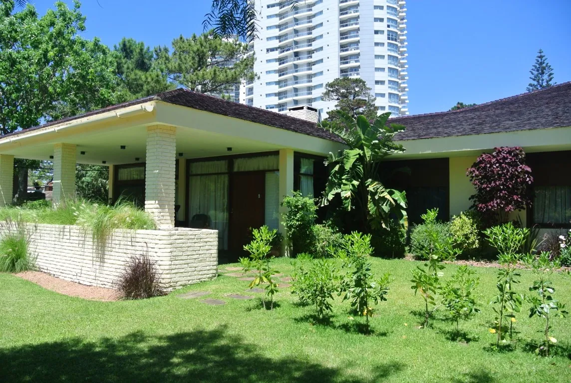 Casa en alquiler de temporada-Playa Mansa — foto 1