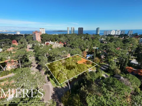 Venta lote apto para bloque con casa - Playa Mansa — foto 2