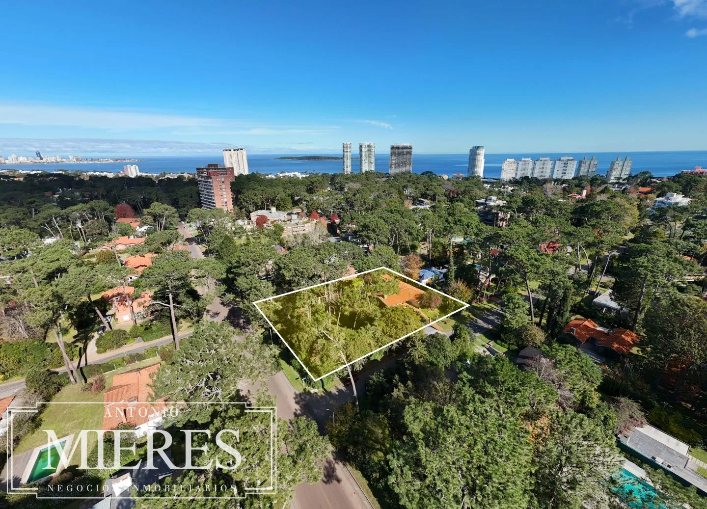 Venta lote apto para bloque con casa - Playa Mansa — foto 3