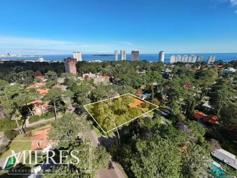 Venta lote apto para bloque con casa - Playa Mansa — foto 3