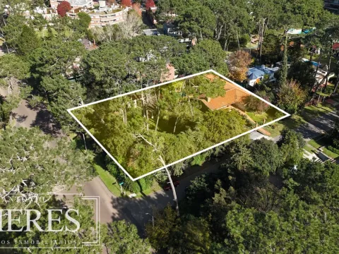 Venta lote apto para bloque con casa - Playa Mansa — foto 4