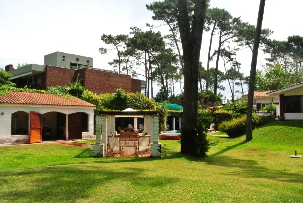 Venta lote apto para bloque con casa - Playa Mansa — foto 9