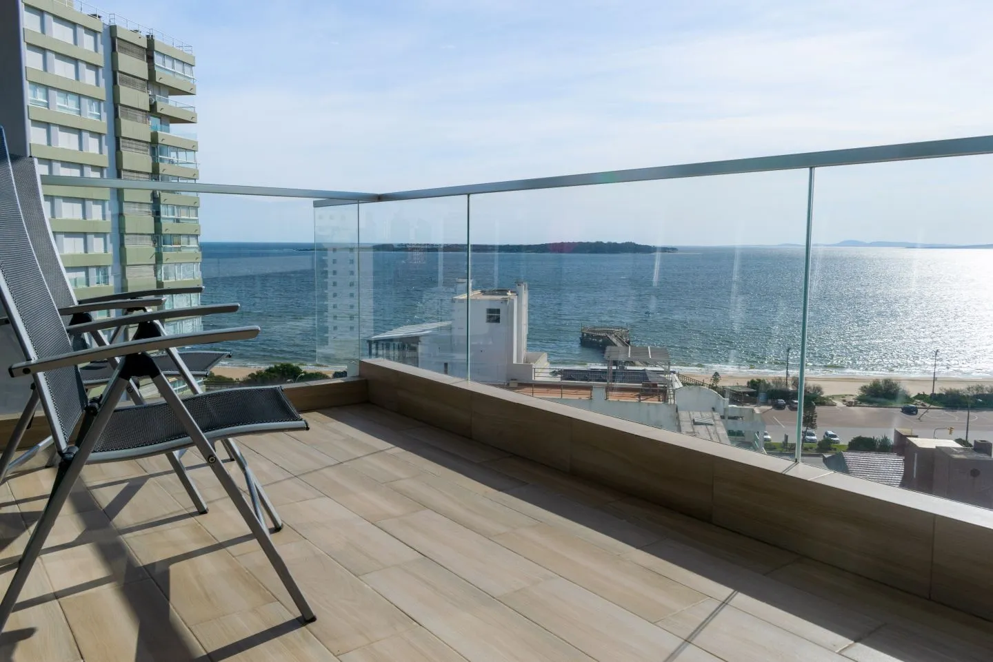 Venta apartamento 3 dormitorios- Playa Mansa — foto 1