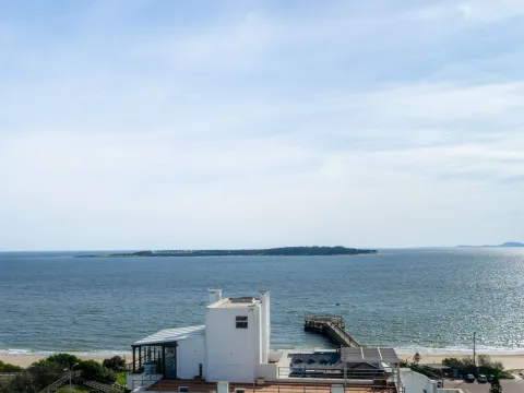 Venta apartamento 3 dormitorios- Playa Mansa — foto 2